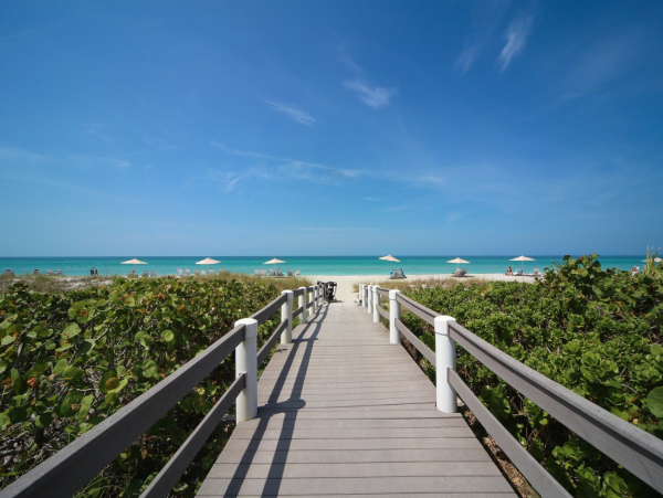 Luxurious Beachfront Condo in Longboat Key Florida - Stunning Gulf Views